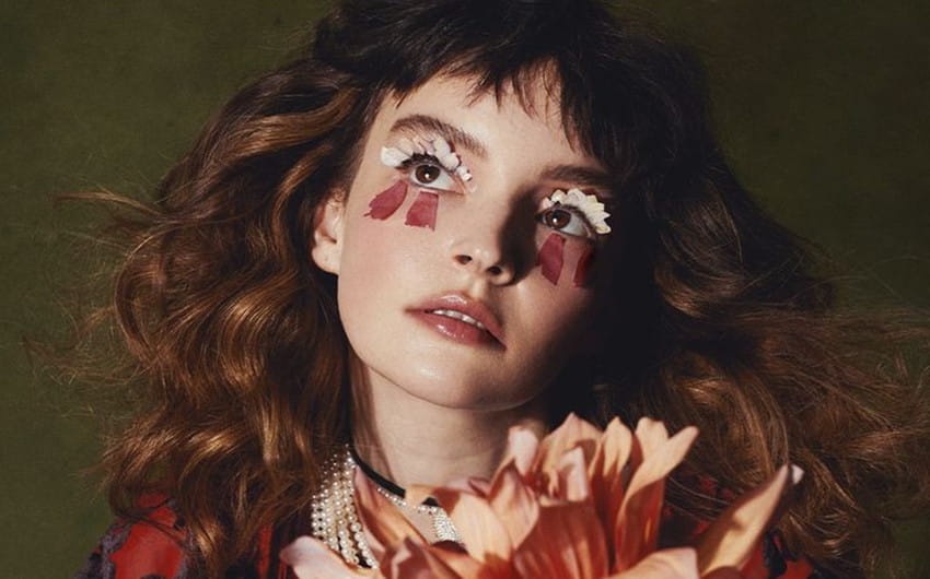 lauren mayberry net worth