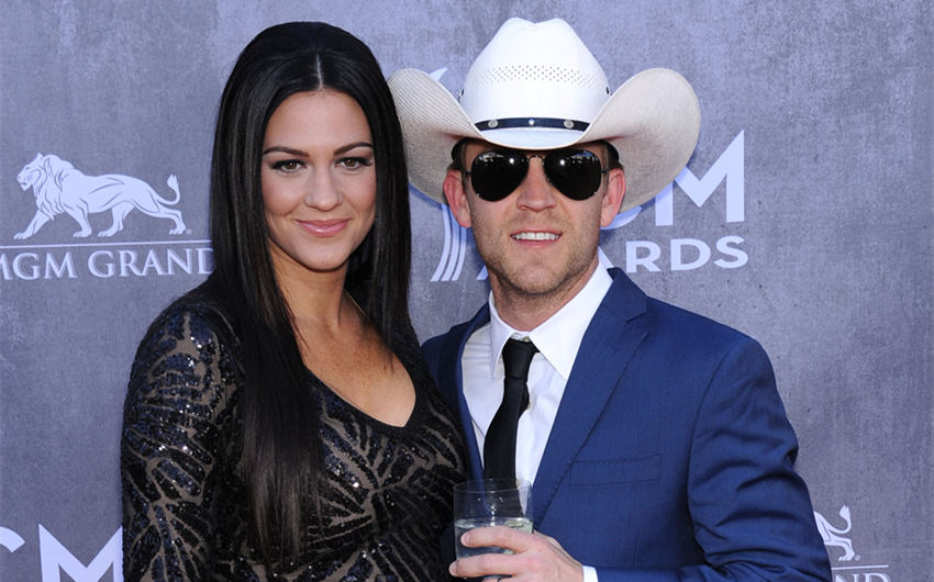 who is justin moore's wife